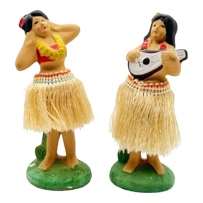 Pre-owned 1stdibs Mid-century Hawaii Hula Girl Ukulele Player & Dancing Bobble Doll Pair In Sand