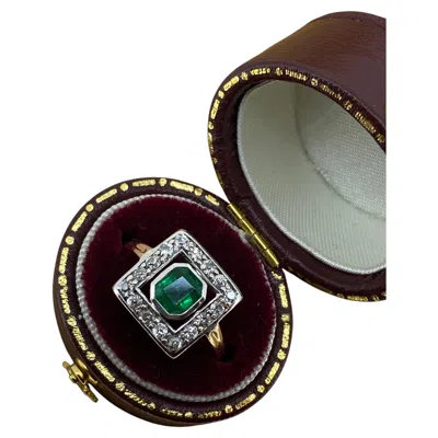 Pre-owned 1stdibs Natural Colombian Vivid Green Emerald, Diamond, 18k Gold Retro Square Halo Ring