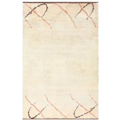 Pre-owned 1stdibs Nazmiyal Collection Art Deco French Rug. Size: 6 Ft 3 In X 9 Ft 6 In In White