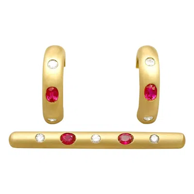 Pre-owned 1stdibs Vintage 1.05 Carat Ruby And Diamond Earring And Brooch Set In Yellow Gold
