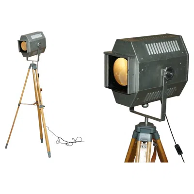 Pre-owned 1stdibs Vintage 1950's Major Equipment Co Ltd Theater Stage Height Adjustable Floor Lamp In Brown