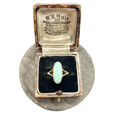 Pre-owned 1stdibs Vintage 9ct Gold, Oval Shaped Opal Ring Split Shoulders, Hallmarked London 1973 In Multi