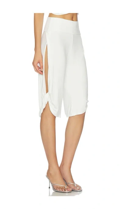 1xblue White Twist Capri