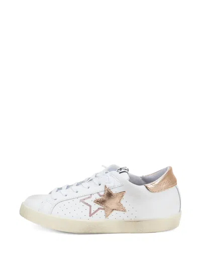 2 Star Star-patch Perforated Sneakers In White
