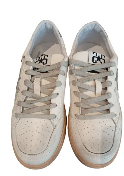 2 Star Women's Sneakers 2-star New Star White And Silver In Brown