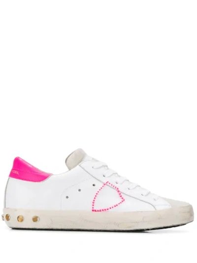 Philippe Model Paris Veau Studs Leather Sneakers In Bianco/fuxia