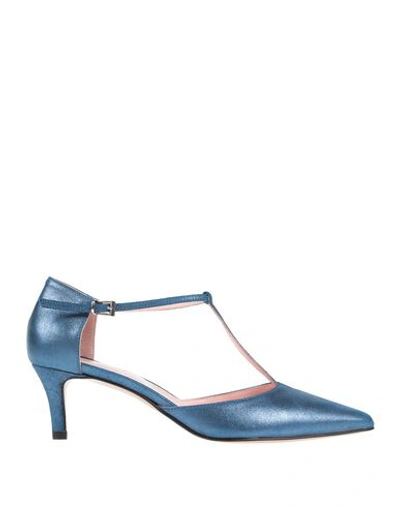 Anna F. Pump In Blue