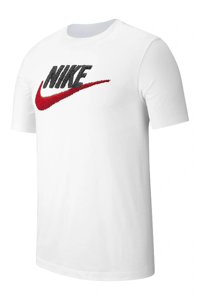 Nike Swoosh Logo T-shirt In 100 White/unvred