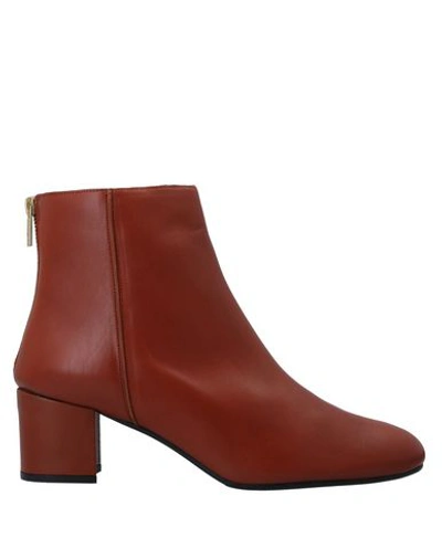Atp Atelier Ankle Boot In Brick Red