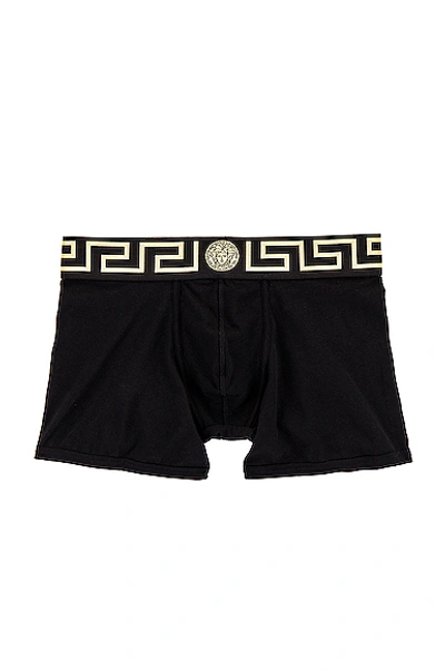 Versace Greca Border Long Boxer Trunks In Rosso