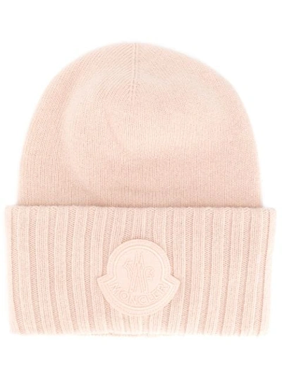 Moncler Logo Patch Beanie In Pink