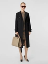 Burberry Waterloo Heritage Double-breasted Trench Coat In 黑色