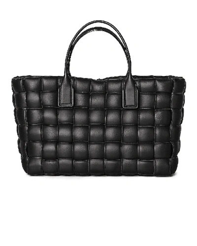 Bottega Veneta Woven Maxi Cabat Tote Bag In Black & Silver