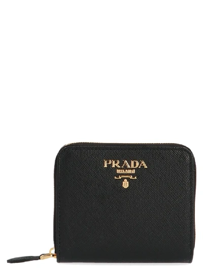 Prada Logo Zipped Wallet In Black