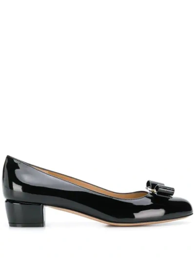 Ferragamo Vara Bow-embellished Patent-leather Pumps In Black