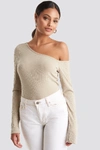 NA-KD RIBBED ONE SHOULDER LONG SLEEVE TOP - BEIGE