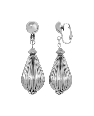 2028 Corrugated Teardrop Clip Earrings In Silver