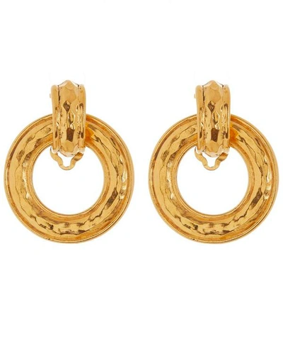 Designer Vintage 1990s Chanel Gilt Hammered Disc Clip-on Earrings In Gold
