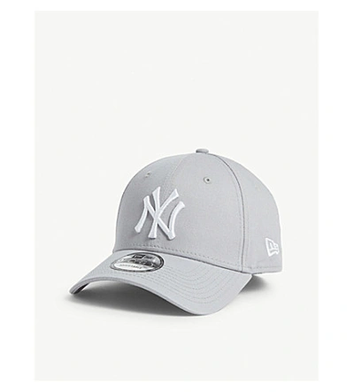 New Era New York Yankees 9forty Baseball Cap In Grey/optic White