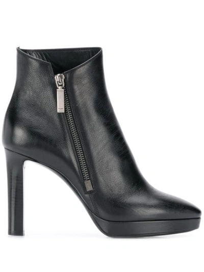 Saint Laurent Hall 105 Leather Ankle Boots In Black