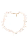 AMBER SCEATS AMBER SCEATS LENNOX CHOKER IN METALLIC GOLD.,AMBE-WL155