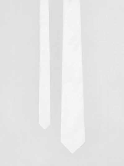 Burberry Classic Cut Silk Tie In Natural White