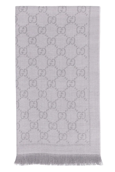 Gucci Light Gray Gg Jacquard Pattern Knitted Scarf In Black