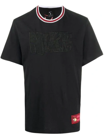 Nike 刺绣t恤 In Black