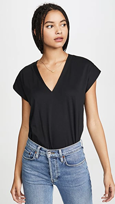 Frame Le Mid Rise V-neck T-shirt In Black