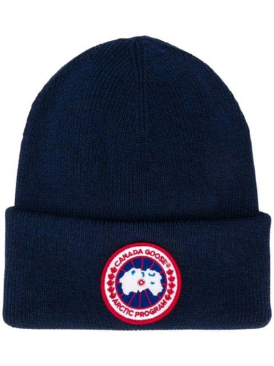 Canada Goose Knitted Logo Beanie In Blue