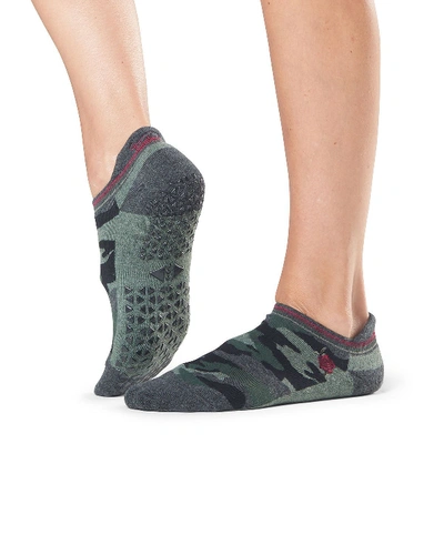 Toesox Savvy Fierce Slipper Grip Socks In Dark Green