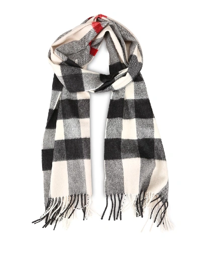 Burberry Vintage Check Patterned Cashmere Scarf In Grey