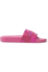 VALENTINO GARAVANI VALENTINO GARAVANI WOMAN EMBOSSED PRINTED RUBBER SLIDES FUCHSIA,3074457345618825177