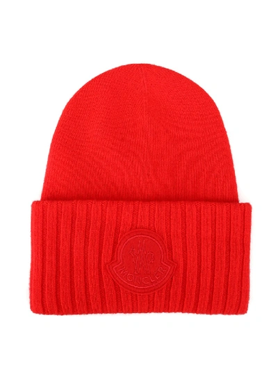 Moncler Wool Logo Patch Beanie In Red