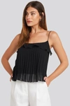 MANGO MANGO PLIS TOP - BLACK