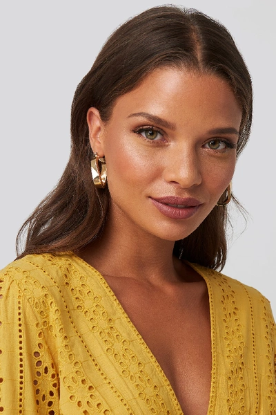 Na-kd Wide Twisted Oval Hoops - Gold