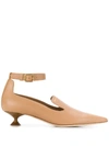 Burberry Pumps Mit Spitzer Kappe In Nude