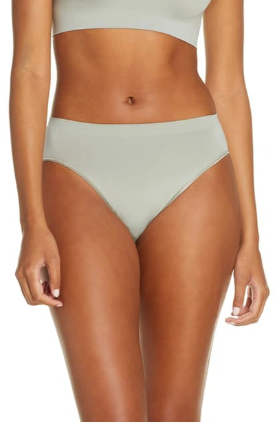 Hanro 'touch Feeling' High Cut Briefs In Soft Pistachio