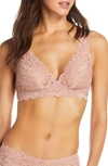 Hanro Luxury Moments Lace Wireless Bra In Rouge