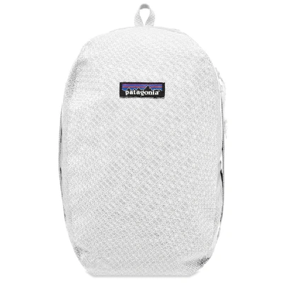 Patagonia Black Hole M Cube In White