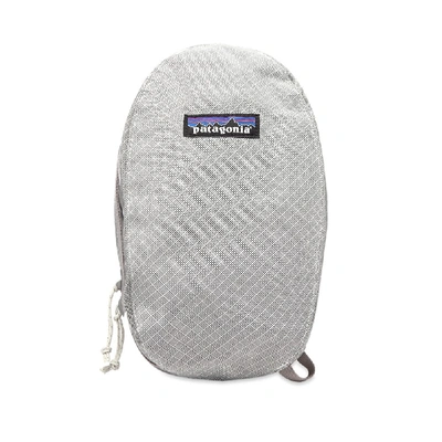 Patagonia Black Hole S Cube In White
