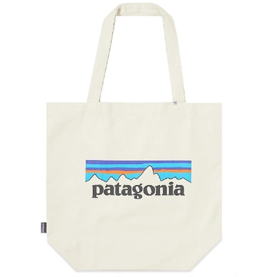 Patagonia P-6 Logo Market Tote In Neutrals