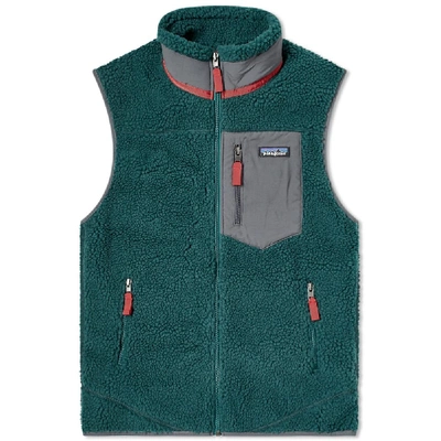 Patagonia Classic Retro-x Vest In Green