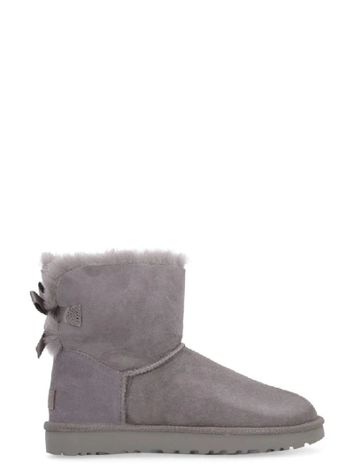 Ugg Mini Bailey Bow Low Heels Ankle Boots In Grey Suede