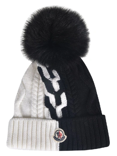 Moncler Contrast Colour Beanie In White/black