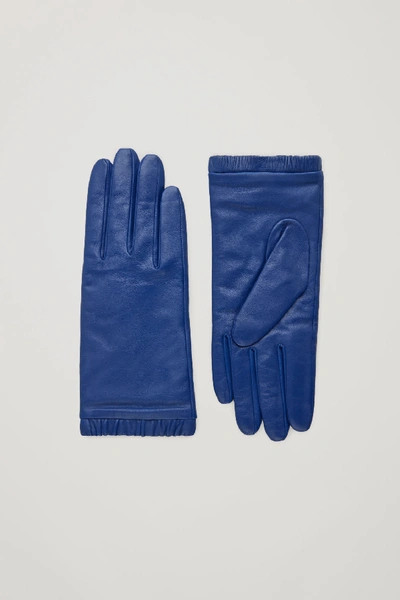 Cos Gathered Leather-cashmere Gloves In Blue