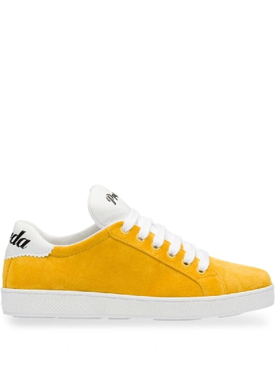 Prada Klassische Sneakers In Yellow
