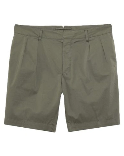 The Gigi Man Shorts & Bermuda Shorts Military Green Size 28 Cotton, Elastane