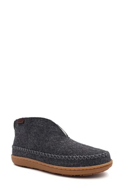 Pendleton Mountain Faux Shearling Lined Slipper In Charcoal Grey Wool
