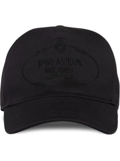 Prada Embroidered Logo Baseball Cap In Schwarz